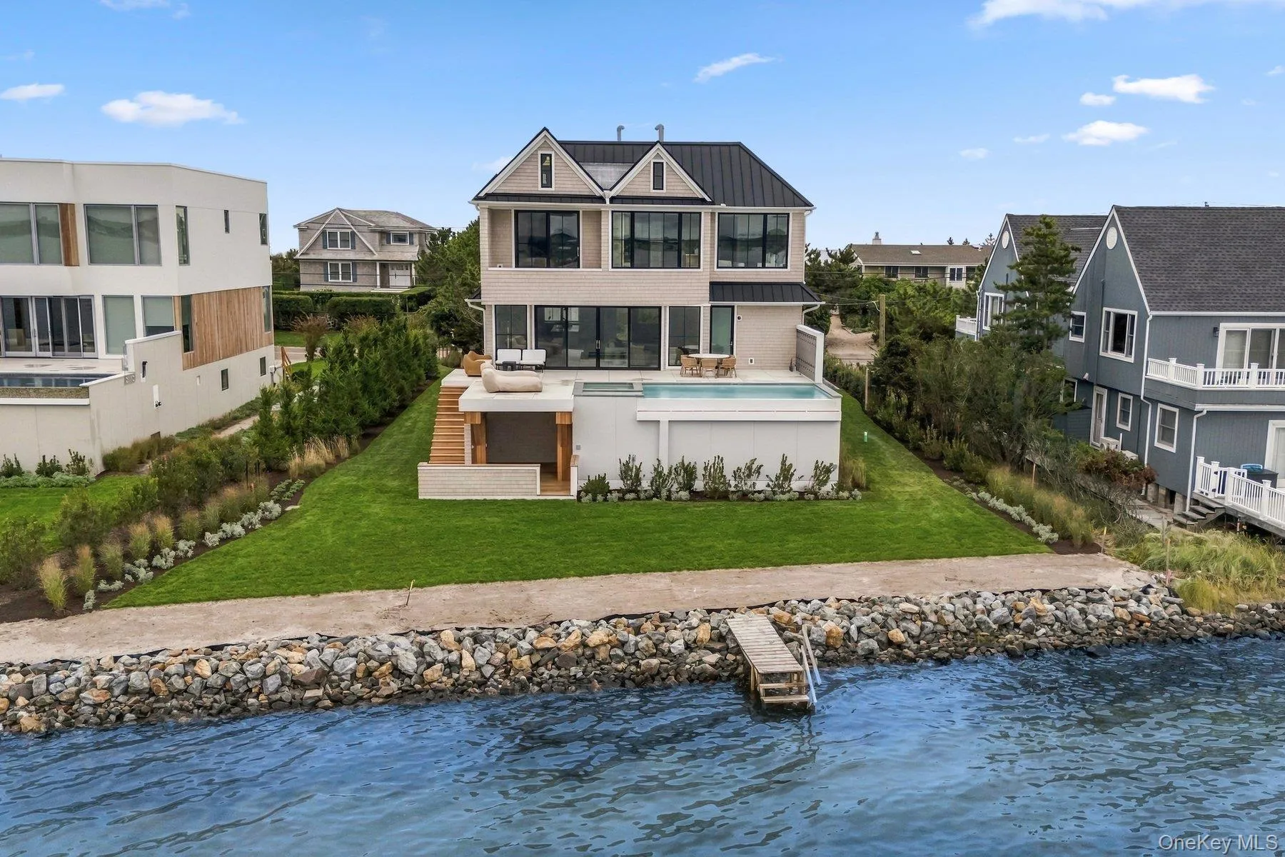 498 Dune Road, Southampton, New York 11978