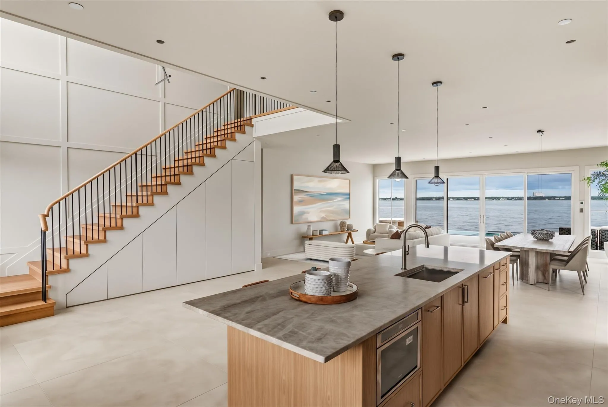 498 Dune Road, Southampton, New York 11978