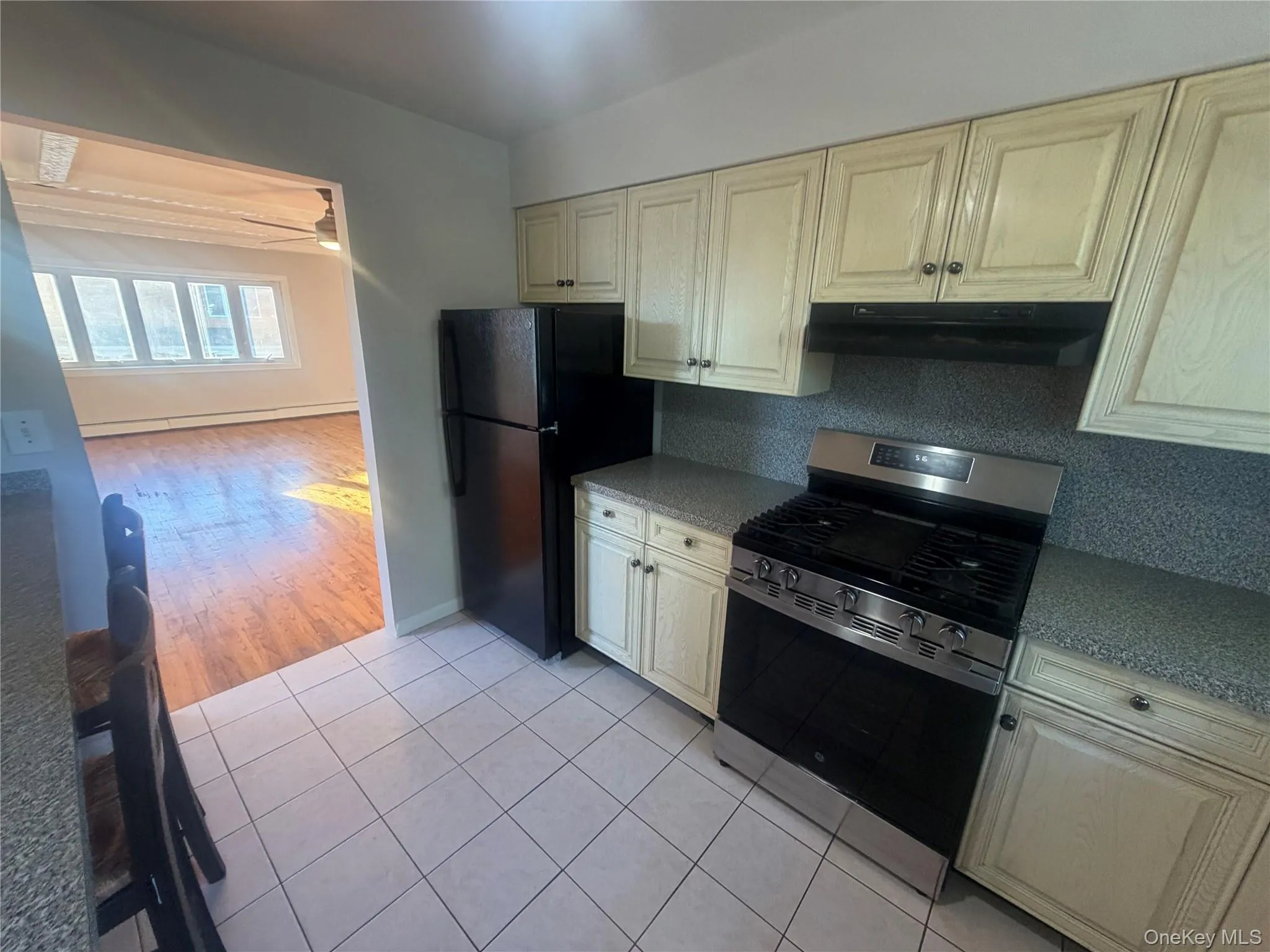 325 Glenbrook Avenue, Yonkers, NY, 3 Bedroom Bedrooms, 5 Room Rooms,1 BathroomBathrooms,Residential Lease,For Rent,Glenbrook,0,1062145 325 Glenbrook Avenue, Yonkers, NY, 3 Bedroom Bedrooms, 5 Room Rooms,1 BathroomBathrooms,Residential Lease,For Rent,Glenbrook,0,1062145