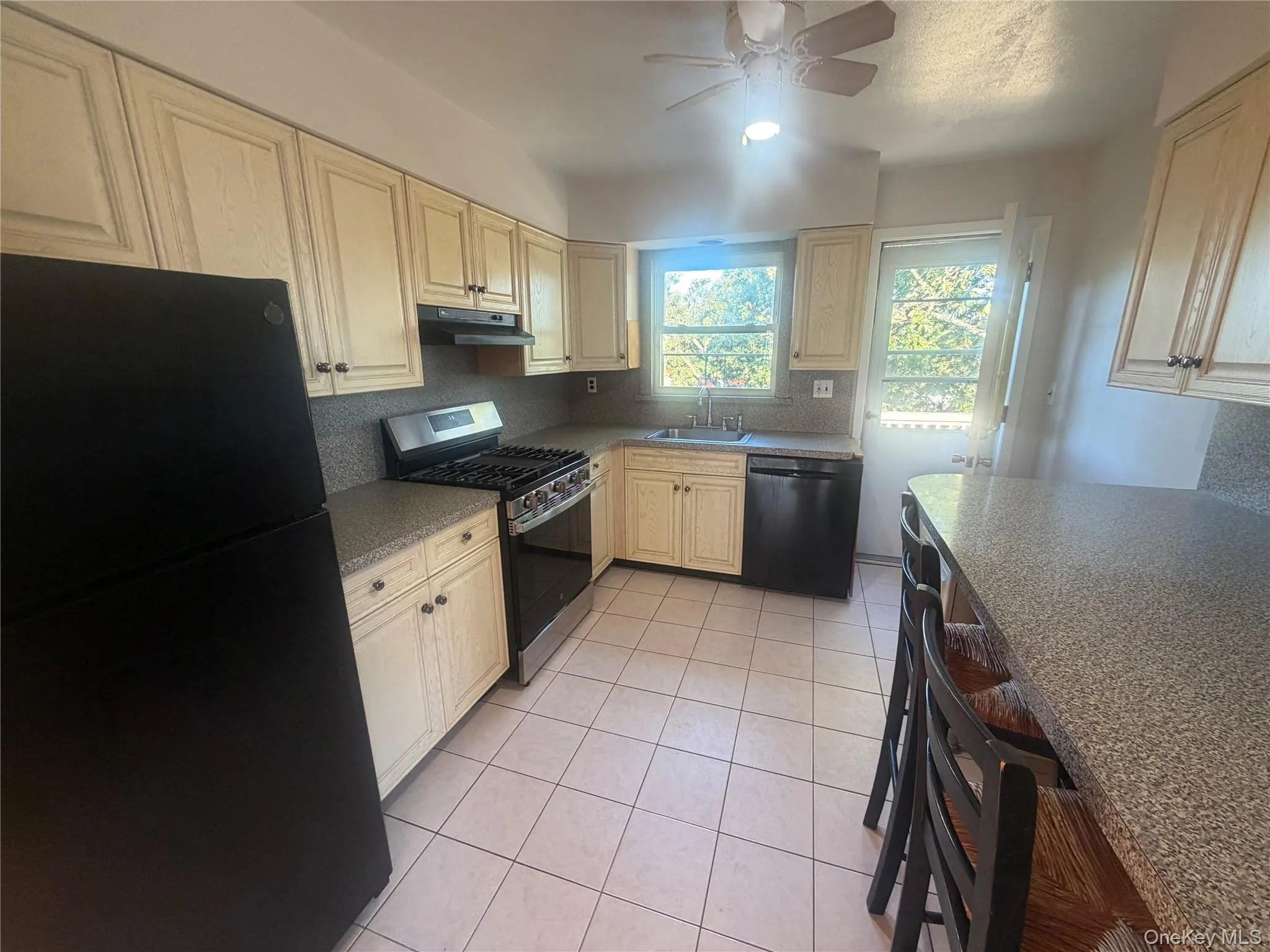 325 Glenbrook Avenue, Yonkers, NY, 3 Bedroom Bedrooms, 5 Room Rooms,1 BathroomBathrooms,Residential Lease,For Rent,Glenbrook,0,1062145 325 Glenbrook Avenue, Yonkers, NY, 3 Bedroom Bedrooms, 5 Room Rooms,1 BathroomBathrooms,Residential Lease,For Rent,Glenbrook,0,1062145