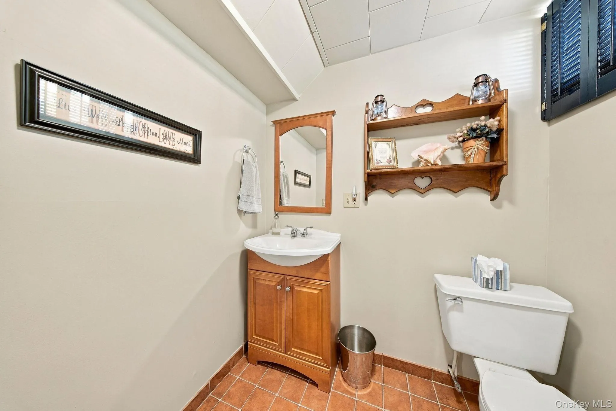 1/2 Bath in basement 1/2 Bath in basement