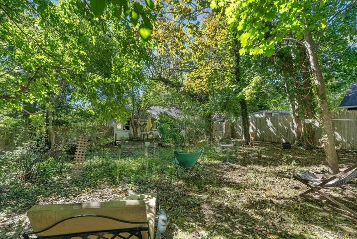 27 Maidstone Park Road, East Hampton, New York 11937