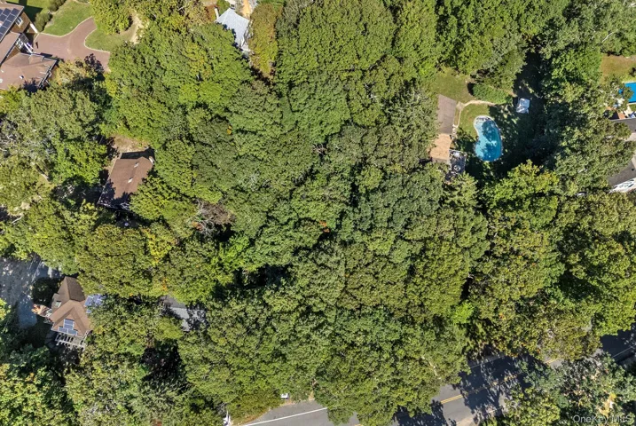 27 Maidstone Park Road, East Hampton, New York 11937