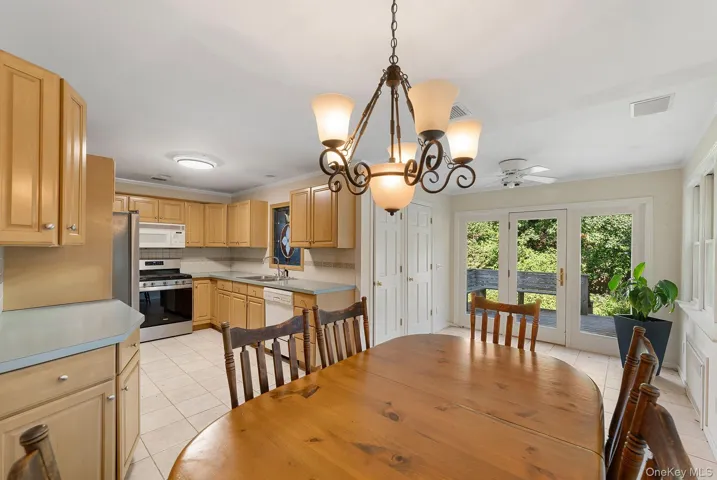 35 Meadowlark Lane, Southampton, New York 11963