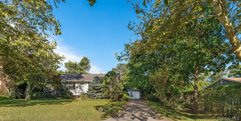 35 Meadowlark Lane, Southampton, New York 11963