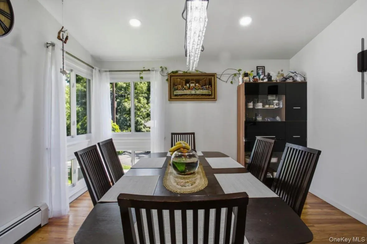 4 Medford Place, Clarkstown, NY, 4 Bedroom Bedrooms, 10 Room Rooms,2 BathroomBathrooms,Residential Lease,For Rent,Medford,0,1062178 4 Medford Place, Clarkstown, NY, 4 Bedroom Bedrooms, 10 Room Rooms,2 BathroomBathrooms,Residential Lease,For Rent,Medford,0,1062178