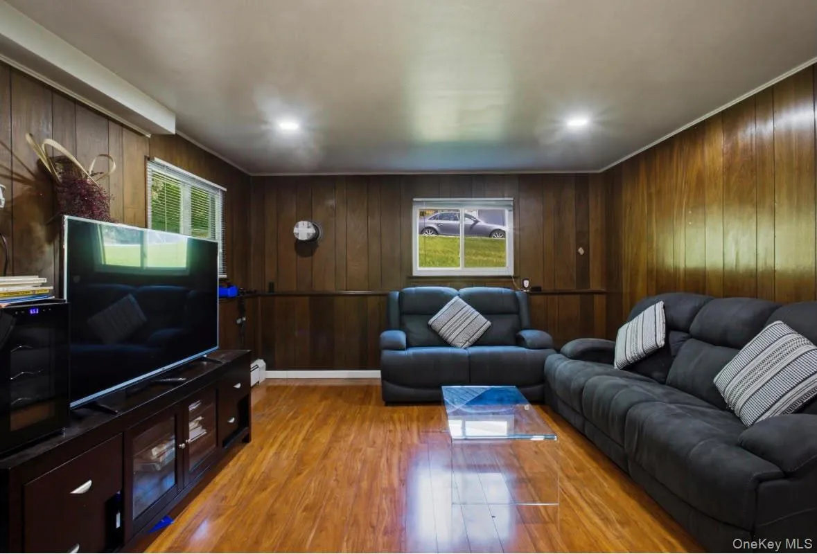 4 Medford Place, Clarkstown, NY, 4 Bedroom Bedrooms, 10 Room Rooms,2 BathroomBathrooms,Residential Lease,For Rent,Medford,0,1062178 4 Medford Place, Clarkstown, NY, 4 Bedroom Bedrooms, 10 Room Rooms,2 BathroomBathrooms,Residential Lease,For Rent,Medford,0,1062178