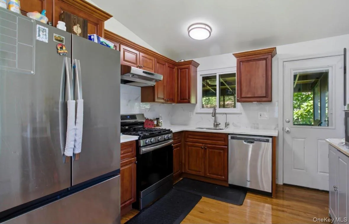 4 Medford Place, Clarkstown, NY, 4 Bedroom Bedrooms, 10 Room Rooms,2 BathroomBathrooms,Residential Lease,For Rent,Medford,0,1062178 4 Medford Place, Clarkstown, NY, 4 Bedroom Bedrooms, 10 Room Rooms,2 BathroomBathrooms,Residential Lease,For Rent,Medford,0,1062178