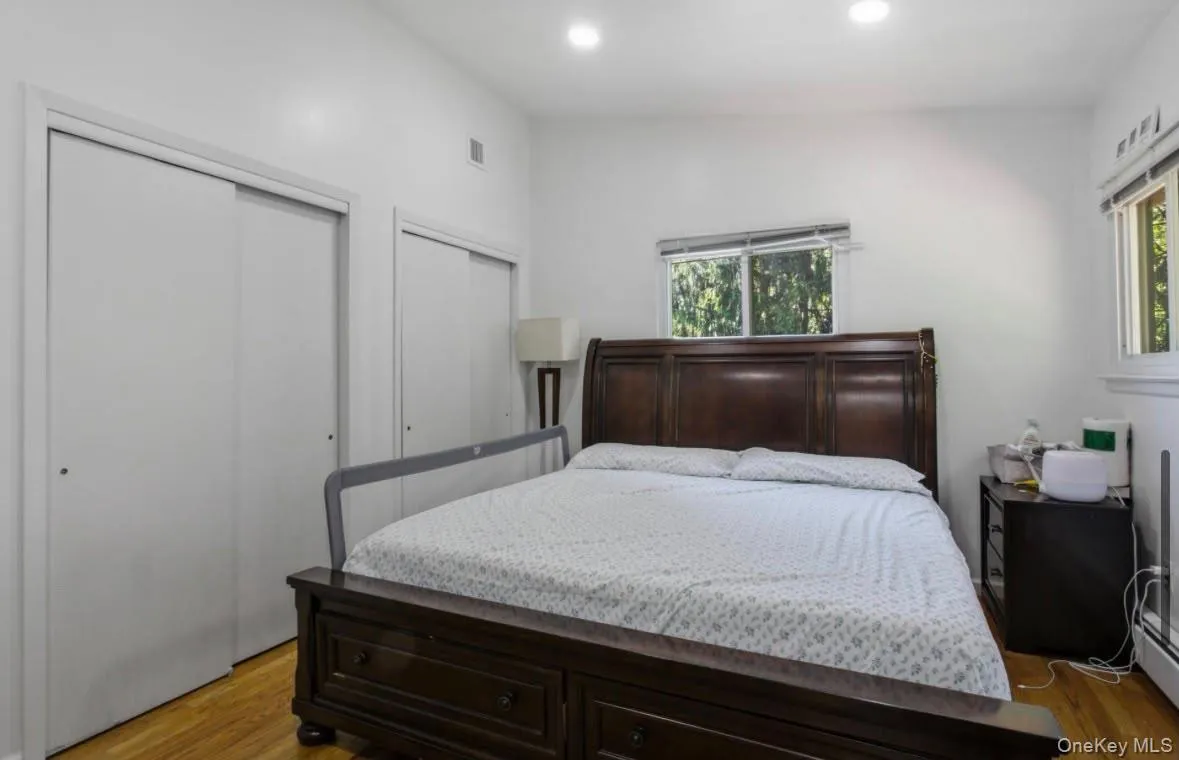 4 Medford Place, Clarkstown, NY, 4 Bedroom Bedrooms, 10 Room Rooms,2 BathroomBathrooms,Residential Lease,For Rent,Medford,0,1062178 4 Medford Place, Clarkstown, NY, 4 Bedroom Bedrooms, 10 Room Rooms,2 BathroomBathrooms,Residential Lease,For Rent,Medford,0,1062178