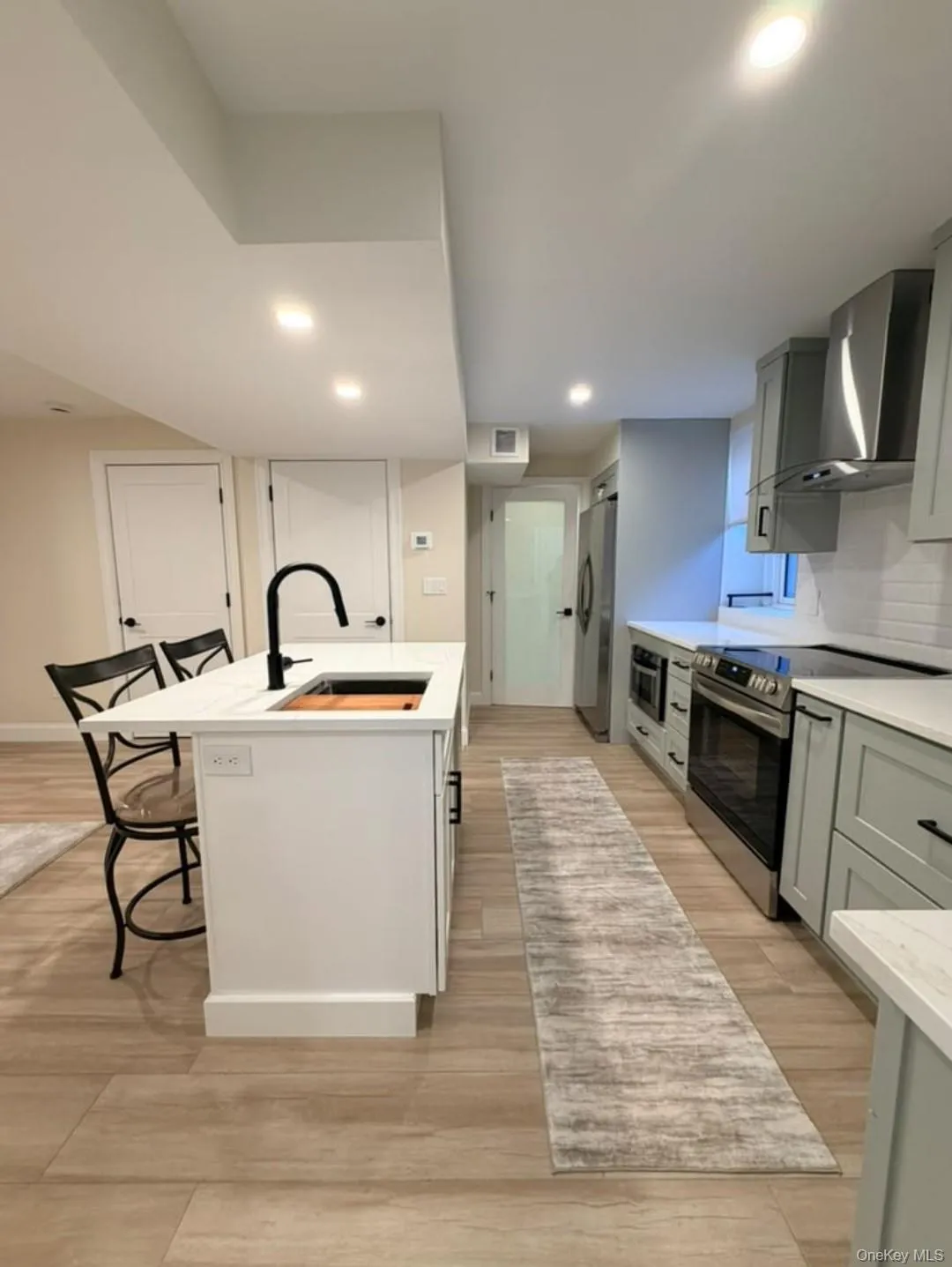 16 Ocean Avenue, Southampton, NY, 1 Bedroom Bedrooms, 4 Room Rooms,1 BathroomBathrooms,Residential Lease,For Rent,Ocean,0,1062183 16 Ocean Avenue, Southampton, NY, 1 Bedroom Bedrooms, 4 Room Rooms,1 BathroomBathrooms,Residential Lease,For Rent,Ocean,0,1062183
