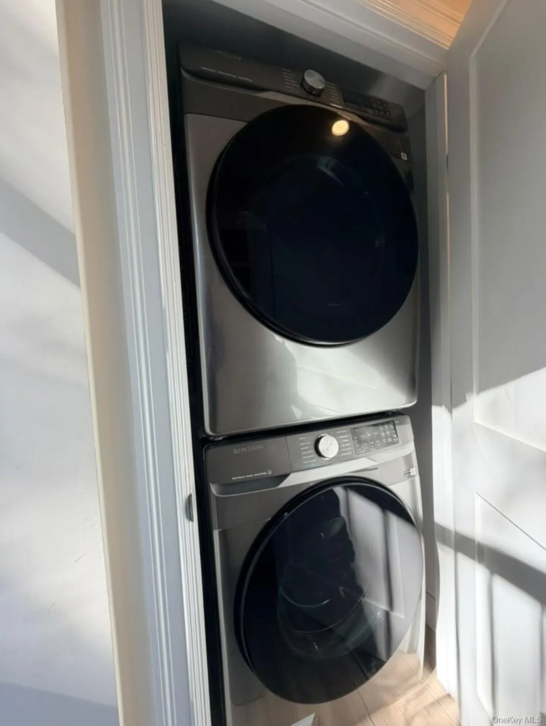 16 Ocean Avenue, Southampton, NY, 1 Bedroom Bedrooms, 4 Room Rooms,1 BathroomBathrooms,Residential Lease,For Rent,Ocean,0,1062183 16 Ocean Avenue, Southampton, NY, 1 Bedroom Bedrooms, 4 Room Rooms,1 BathroomBathrooms,Residential Lease,For Rent,Ocean,0,1062183