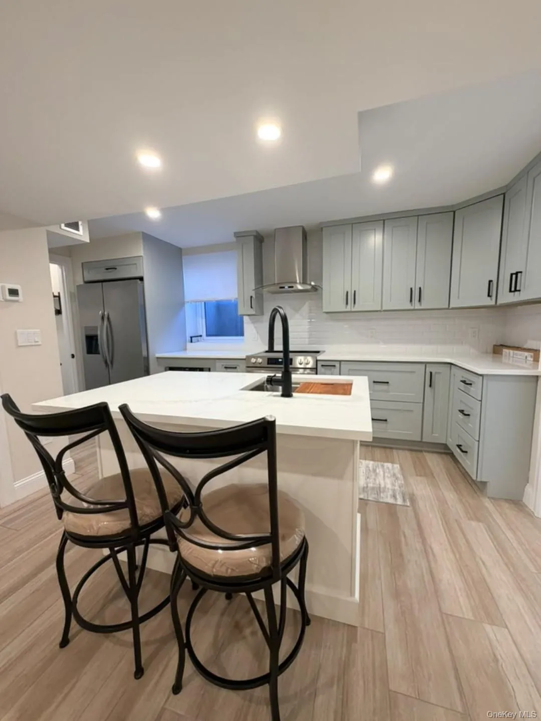 16 Ocean Avenue, Southampton, NY, 1 Bedroom Bedrooms, 4 Rooms Rooms,1 BathroomBathrooms,Residential Lease,For Rent,Ocean,0,1062183 16 Ocean Avenue, Southampton, NY, 1 Bedroom Bedrooms, 4 Rooms Rooms,1 BathroomBathrooms,Residential Lease,For Rent,Ocean,0,1062183