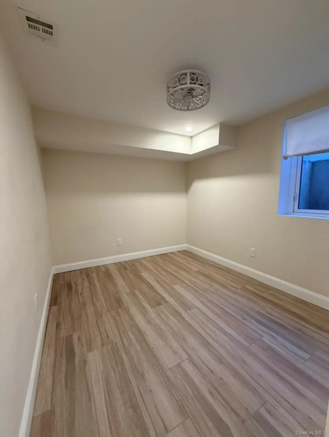 16 Ocean Avenue, Southampton, NY, 1 Bedroom Bedrooms, 4 Room Rooms,1 BathroomBathrooms,Residential Lease,For Rent,Ocean,0,1062183 16 Ocean Avenue, Southampton, NY, 1 Bedroom Bedrooms, 4 Room Rooms,1 BathroomBathrooms,Residential Lease,For Rent,Ocean,0,1062183