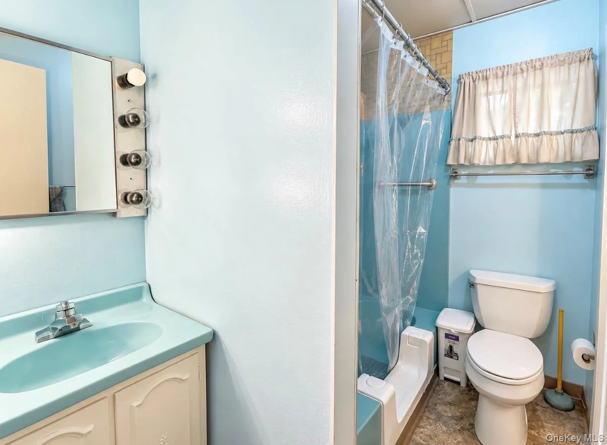 140 Hallock Landing Road, Brookhaven, NY, 4 Bedrooms Bedrooms, 7 Rooms Rooms,2 BathroomsBathrooms,Residential,For Rent,Hallock Landing,0,1062188 140 Hallock Landing Road, Brookhaven, NY, 4 Bedrooms Bedrooms, 7 Rooms Rooms,2 BathroomsBathrooms,Residential,For Rent,Hallock Landing,0,1062188