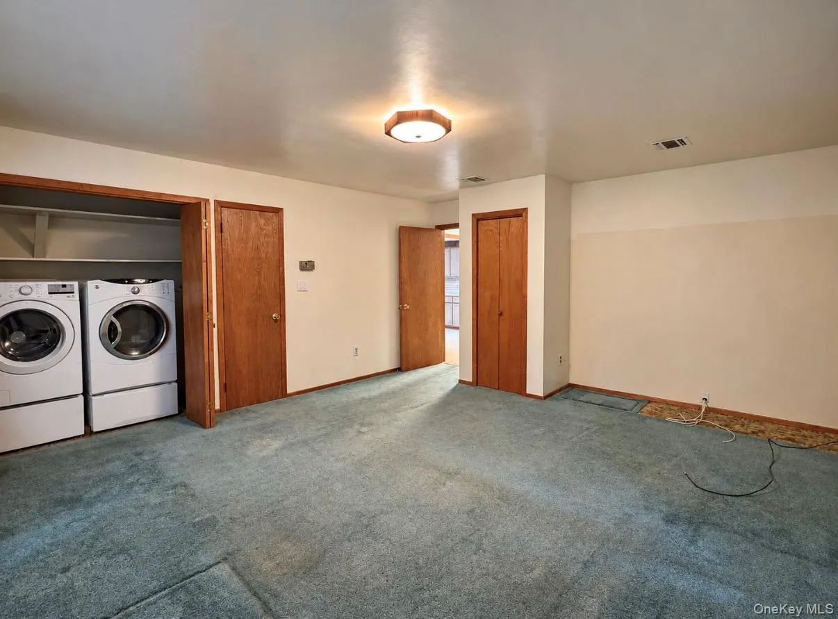140 Hallock Landing Road, Brookhaven, NY, 4 Bedrooms Bedrooms, 7 Rooms Rooms,2 BathroomsBathrooms,Residential,For Rent,Hallock Landing,0,1062188 140 Hallock Landing Road, Brookhaven, NY, 4 Bedrooms Bedrooms, 7 Rooms Rooms,2 BathroomsBathrooms,Residential,For Rent,Hallock Landing,0,1062188