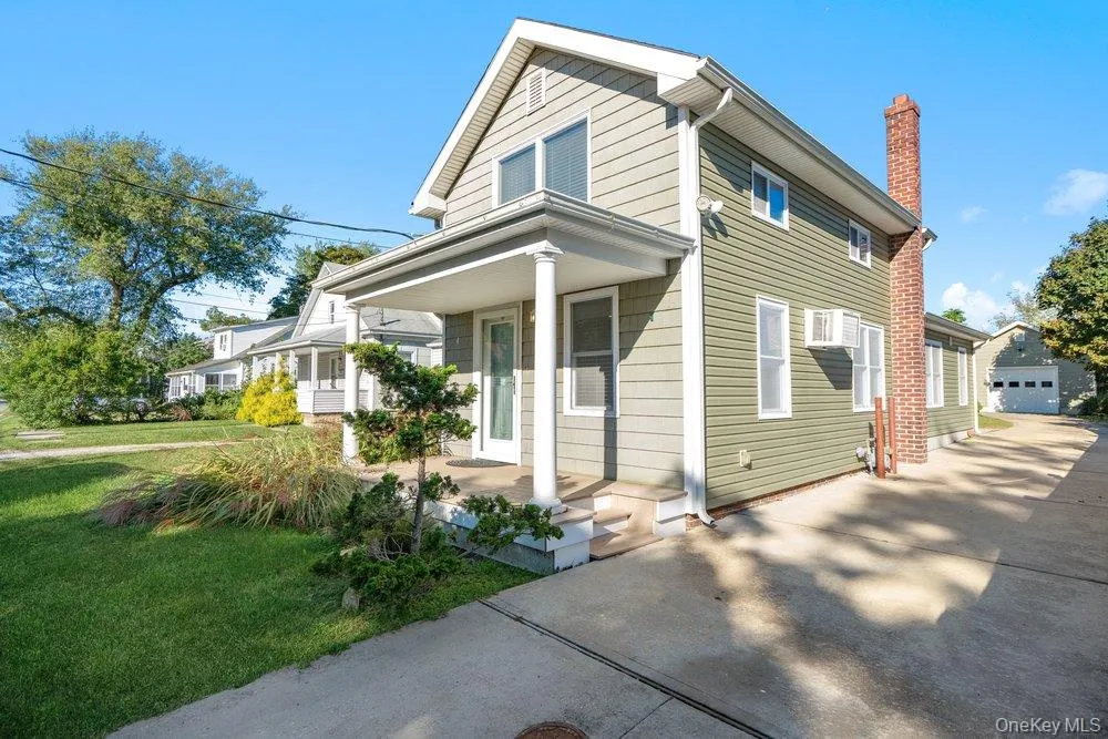 83 Nottingham Avenue, Brookhaven, NY, 1 Bedroom Bedrooms, 4 Rooms Rooms,1 BathroomBathrooms,Residential,For Rent,Nottingham,0,1062196 83 Nottingham Avenue, Brookhaven, NY, 1 Bedroom Bedrooms, 4 Rooms Rooms,1 BathroomBathrooms,Residential,For Rent,Nottingham,0,1062196