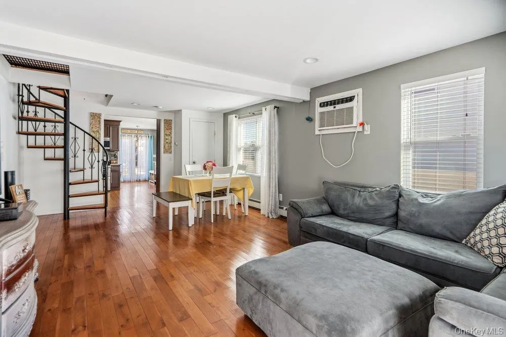 83 Nottingham Avenue, Brookhaven, NY, 1 Bedroom Bedrooms, 4 Rooms Rooms,1 BathroomBathrooms,Residential,For Rent,Nottingham,0,1062196 83 Nottingham Avenue, Brookhaven, NY, 1 Bedroom Bedrooms, 4 Rooms Rooms,1 BathroomBathrooms,Residential,For Rent,Nottingham,0,1062196