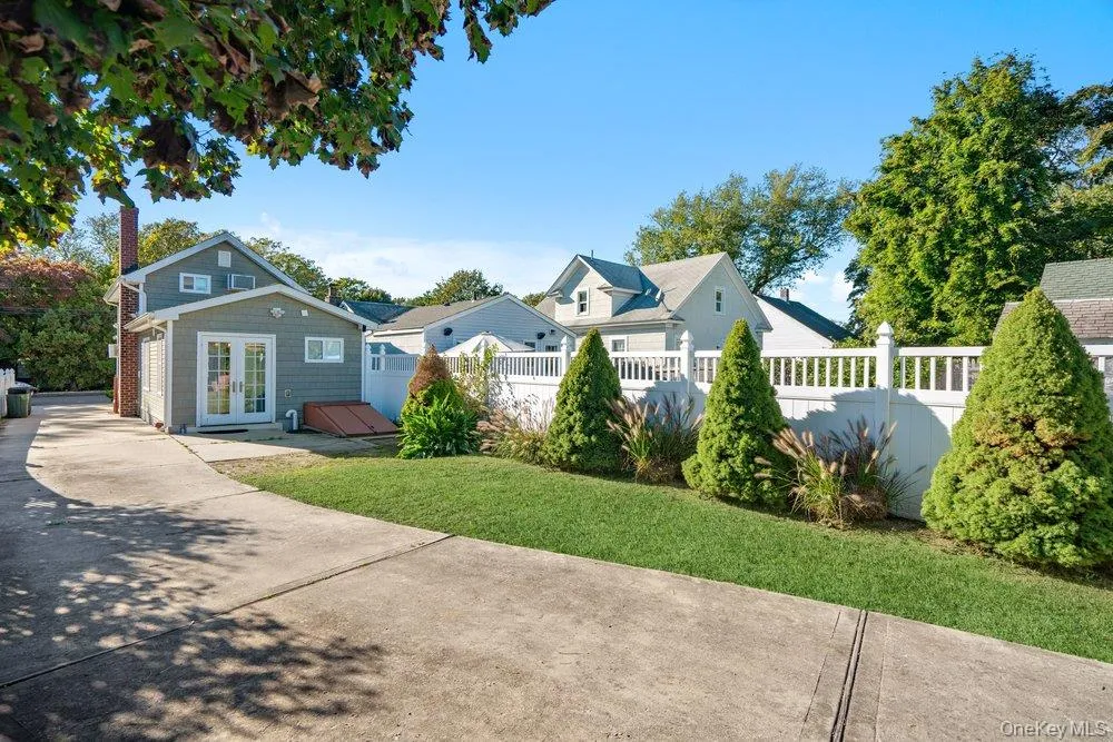 83 Nottingham Avenue, Brookhaven, NY, 1 Bedroom Bedrooms, 4 Rooms Rooms,1 BathroomBathrooms,Residential,For Rent,Nottingham,0,1062196 83 Nottingham Avenue, Brookhaven, NY, 1 Bedroom Bedrooms, 4 Rooms Rooms,1 BathroomBathrooms,Residential,For Rent,Nottingham,0,1062196
