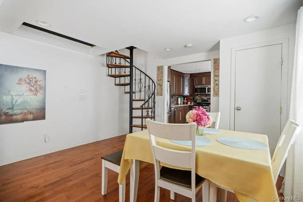 83 Nottingham Avenue, Brookhaven, NY, 1 Bedroom Bedrooms, 4 Rooms Rooms,1 BathroomBathrooms,Residential,For Rent,Nottingham,0,1062196 83 Nottingham Avenue, Brookhaven, NY, 1 Bedroom Bedrooms, 4 Rooms Rooms,1 BathroomBathrooms,Residential,For Rent,Nottingham,0,1062196