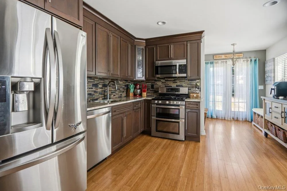 83 Nottingham Avenue, Brookhaven, NY, 1 Bedroom Bedrooms, 4 Rooms Rooms,1 BathroomBathrooms,Residential,For Rent,Nottingham,0,1062196 83 Nottingham Avenue, Brookhaven, NY, 1 Bedroom Bedrooms, 4 Rooms Rooms,1 BathroomBathrooms,Residential,For Rent,Nottingham,0,1062196