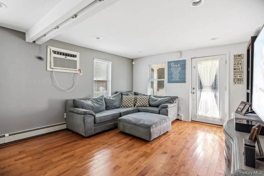 83 Nottingham Avenue, Brookhaven, NY, 1 Bedroom Bedrooms, 4 Rooms Rooms,1 BathroomBathrooms,Residential,For Rent,Nottingham,0,1062196 83 Nottingham Avenue, Brookhaven, NY, 1 Bedroom Bedrooms, 4 Rooms Rooms,1 BathroomBathrooms,Residential,For Rent,Nottingham,0,1062196