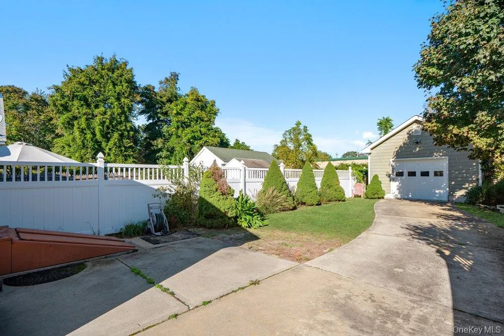 83 Nottingham Avenue, Brookhaven, NY, 1 Bedroom Bedrooms, 4 Rooms Rooms,1 BathroomBathrooms,Residential,For Rent,Nottingham,0,1062196 83 Nottingham Avenue, Brookhaven, NY, 1 Bedroom Bedrooms, 4 Rooms Rooms,1 BathroomBathrooms,Residential,For Rent,Nottingham,0,1062196