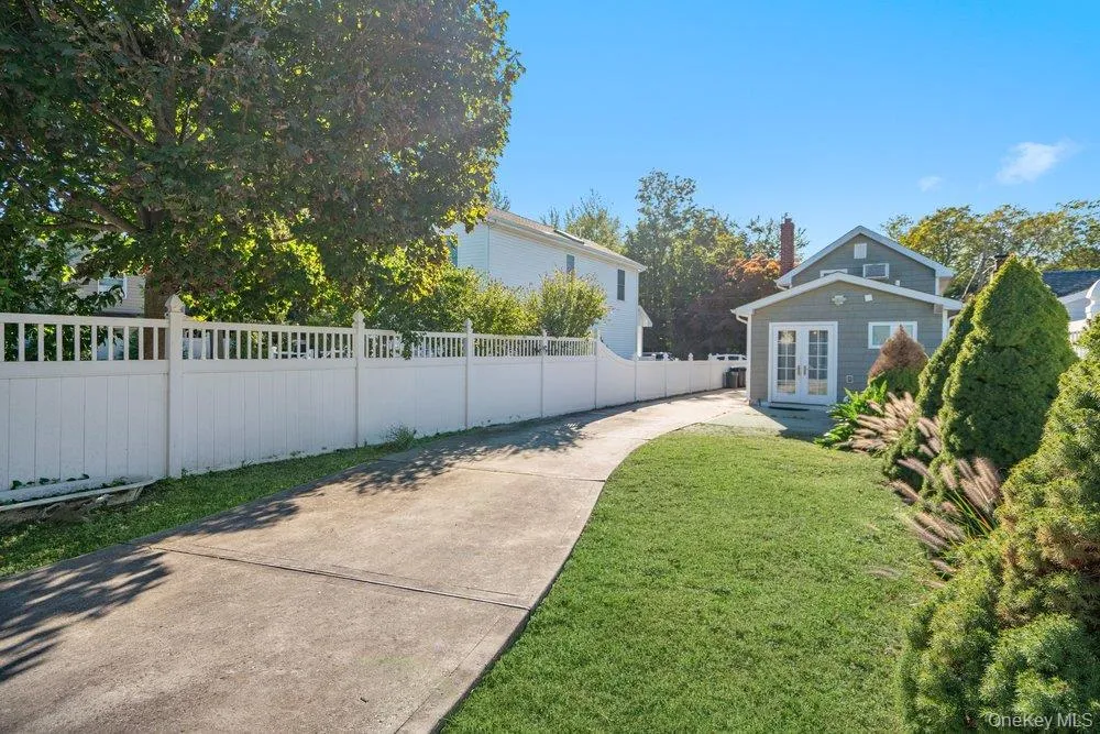 83 Nottingham Avenue, Brookhaven, NY, 1 Bedroom Bedrooms, 4 Rooms Rooms,1 BathroomBathrooms,Residential,For Rent,Nottingham,0,1062196 83 Nottingham Avenue, Brookhaven, NY, 1 Bedroom Bedrooms, 4 Rooms Rooms,1 BathroomBathrooms,Residential,For Rent,Nottingham,0,1062196