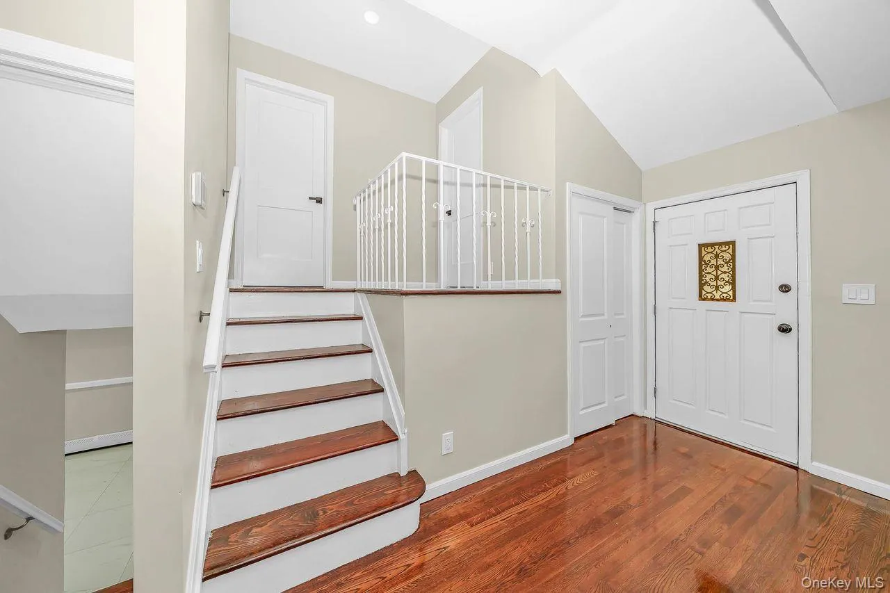 20 Ford Drive, Oyster Bay, NY, 5 Bedrooms Bedrooms, 13 Rooms Rooms,2 BathroomsBathrooms,Residential,For Rent,Ford,0,1062199 20 Ford Drive, Oyster Bay, NY, 5 Bedrooms Bedrooms, 13 Rooms Rooms,2 BathroomsBathrooms,Residential,For Rent,Ford,0,1062199
