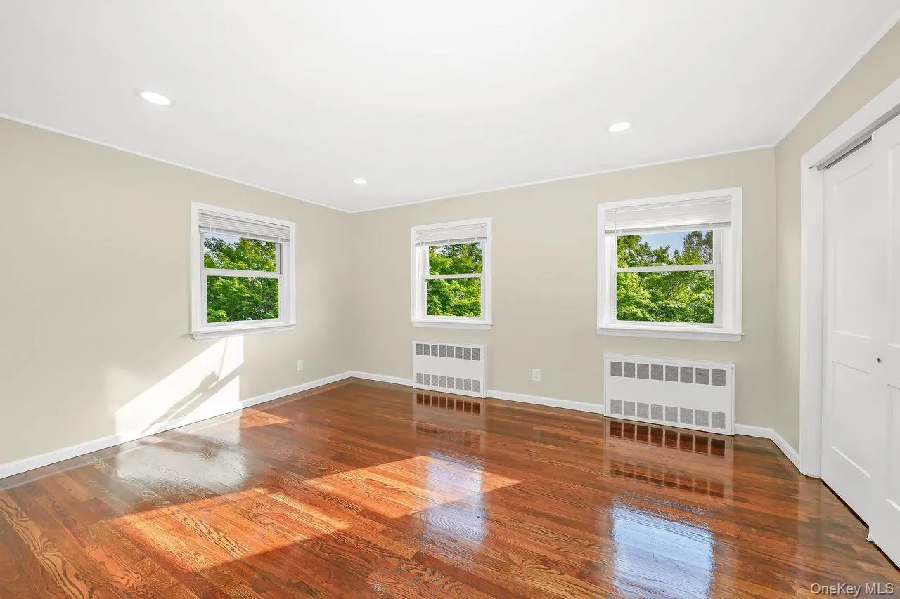 20 Ford Drive, Oyster Bay, NY, 5 Bedrooms Bedrooms, 13 Rooms Rooms,2 BathroomsBathrooms,Residential,For Rent,Ford,0,1062199 20 Ford Drive, Oyster Bay, NY, 5 Bedrooms Bedrooms, 13 Rooms Rooms,2 BathroomsBathrooms,Residential,For Rent,Ford,0,1062199