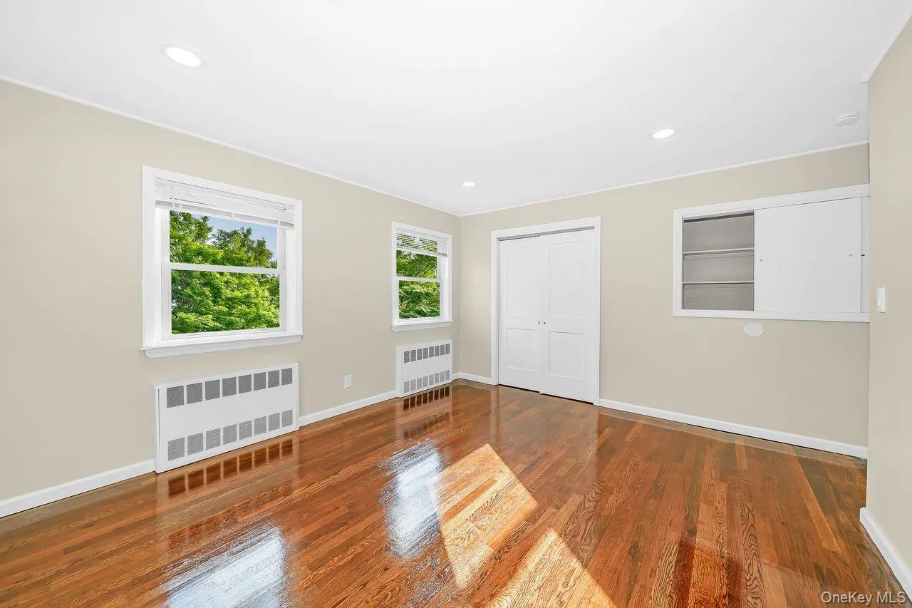 20 Ford Drive, Oyster Bay, NY, 5 Bedrooms Bedrooms, 13 Rooms Rooms,2 BathroomsBathrooms,Residential,For Rent,Ford,0,1062199 20 Ford Drive, Oyster Bay, NY, 5 Bedrooms Bedrooms, 13 Rooms Rooms,2 BathroomsBathrooms,Residential,For Rent,Ford,0,1062199