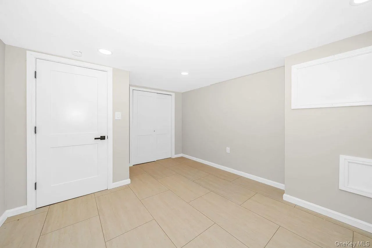 20 Ford Drive, Oyster Bay, NY, 5 Bedrooms Bedrooms, 13 Rooms Rooms,2 BathroomsBathrooms,Residential,For Rent,Ford,0,1062199 20 Ford Drive, Oyster Bay, NY, 5 Bedrooms Bedrooms, 13 Rooms Rooms,2 BathroomsBathrooms,Residential,For Rent,Ford,0,1062199