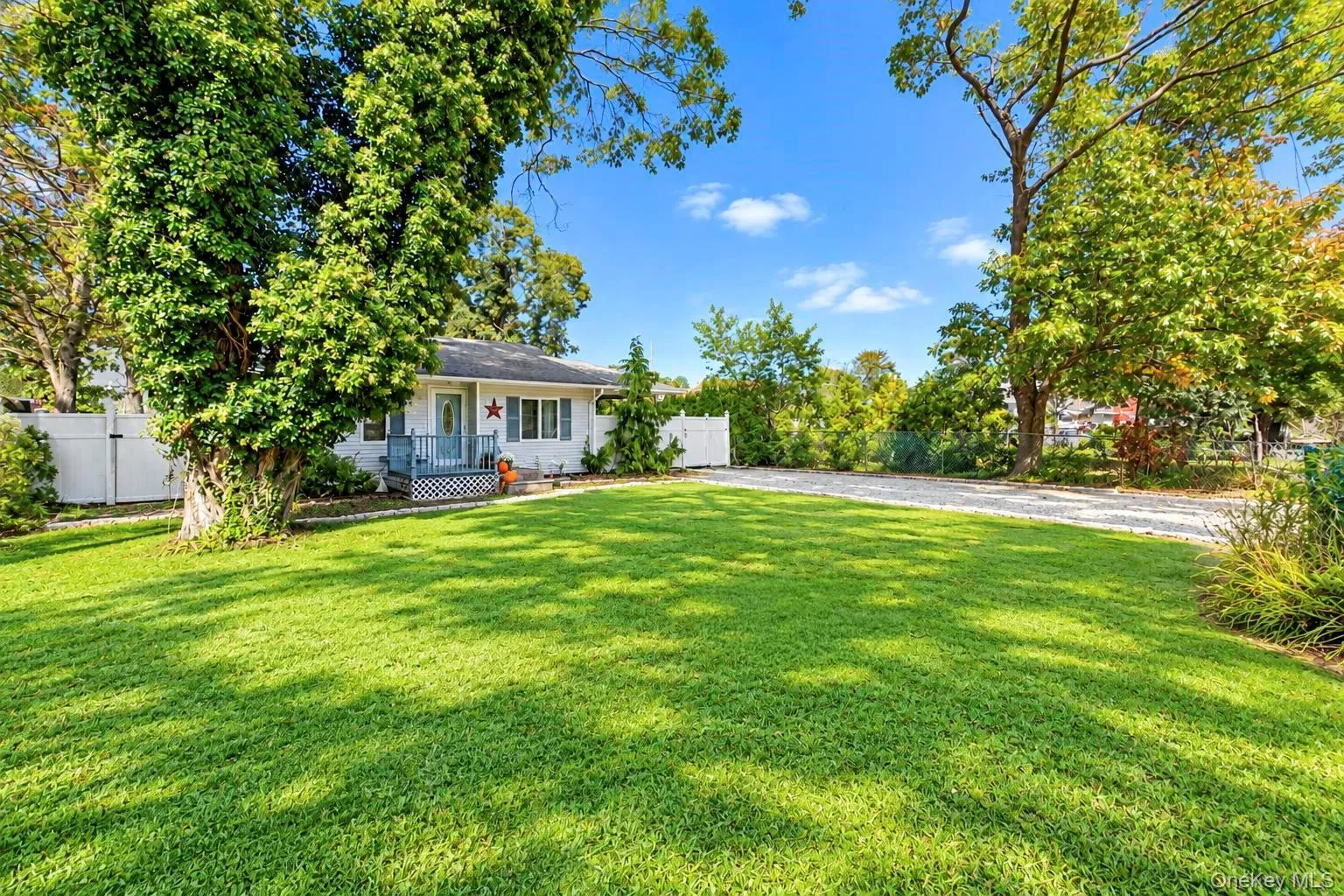 48 Hart Avenue, Southampton, NY, 3 Bedrooms Bedrooms, 6 Rooms Rooms,1 BathroomBathrooms,Residential,For Rent,Hart,0,1062200 48 Hart Avenue, Southampton, NY, 3 Bedrooms Bedrooms, 6 Rooms Rooms,1 BathroomBathrooms,Residential,For Rent,Hart,0,1062200