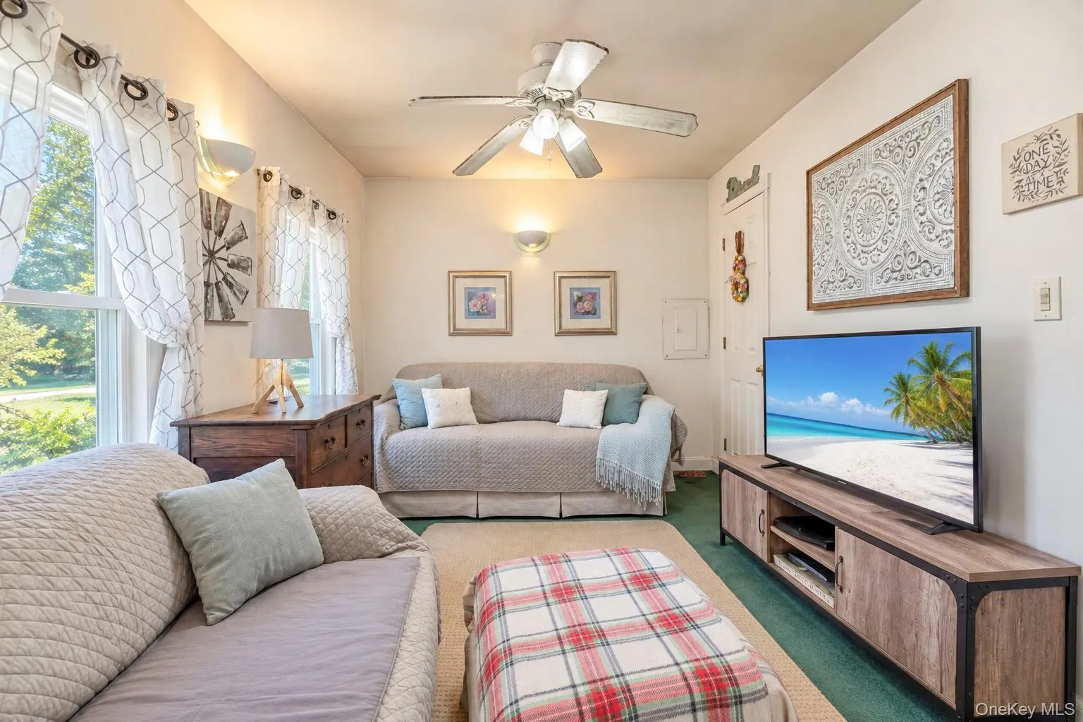 48 Hart Avenue, Southampton, NY, 3 Bedrooms Bedrooms, 6 Rooms Rooms,1 BathroomBathrooms,Residential,For Rent,Hart,0,1062200 48 Hart Avenue, Southampton, NY, 3 Bedrooms Bedrooms, 6 Rooms Rooms,1 BathroomBathrooms,Residential,For Rent,Hart,0,1062200