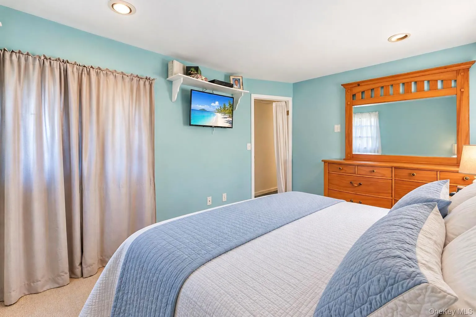 48 Hart Avenue, Southampton, NY, 3 Bedrooms Bedrooms, 6 Rooms Rooms,1 BathroomBathrooms,Residential,For Rent,Hart,0,1062200 48 Hart Avenue, Southampton, NY, 3 Bedrooms Bedrooms, 6 Rooms Rooms,1 BathroomBathrooms,Residential,For Rent,Hart,0,1062200