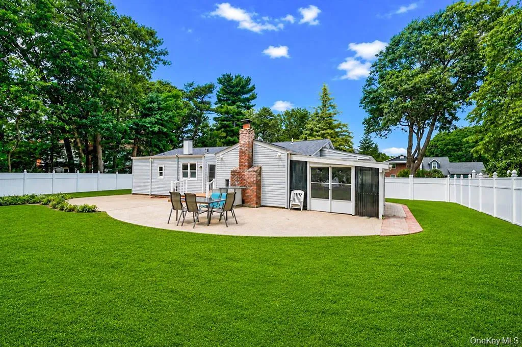 12 Beecher Street, Brookhaven, NY, 3 Bedrooms Bedrooms, 9 Rooms Rooms,2 BathroomsBathrooms,Residential,For Rent,Beecher,0,1062205 12 Beecher Street, Brookhaven, NY, 3 Bedrooms Bedrooms, 9 Rooms Rooms,2 BathroomsBathrooms,Residential,For Rent,Beecher,0,1062205
