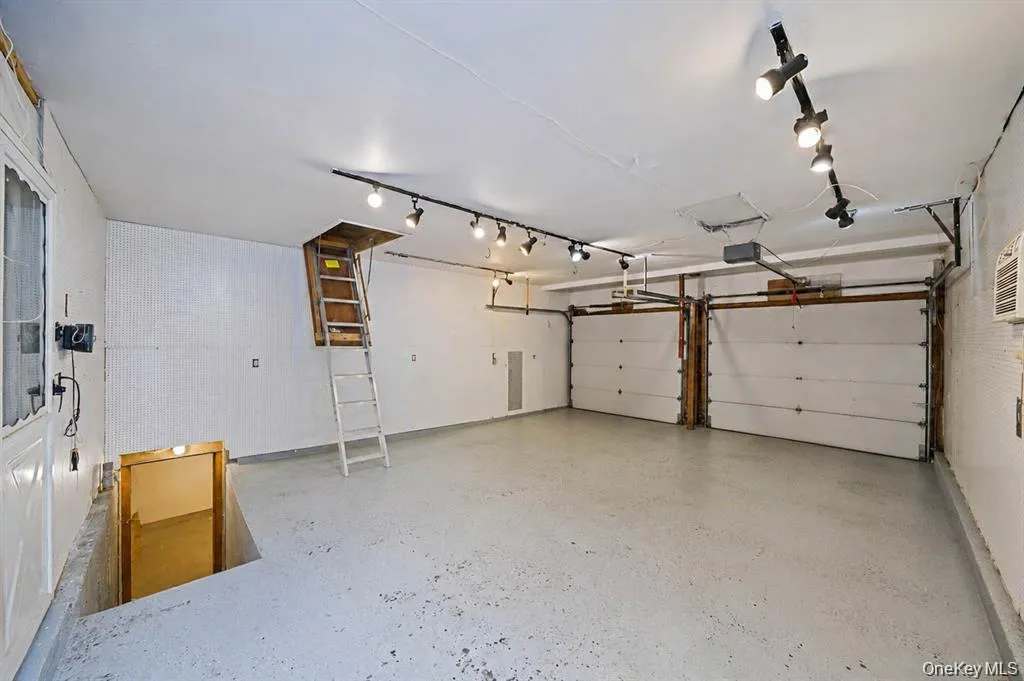 12 Beecher Street, Brookhaven, NY, 3 Bedrooms Bedrooms, 9 Rooms Rooms,2 BathroomsBathrooms,Residential,For Rent,Beecher,0,1062205 12 Beecher Street, Brookhaven, NY, 3 Bedrooms Bedrooms, 9 Rooms Rooms,2 BathroomsBathrooms,Residential,For Rent,Beecher,0,1062205