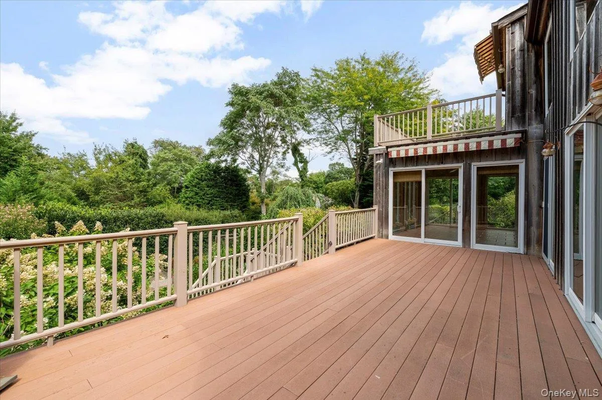 2785 Noyack Road, Southampton, New York 11963