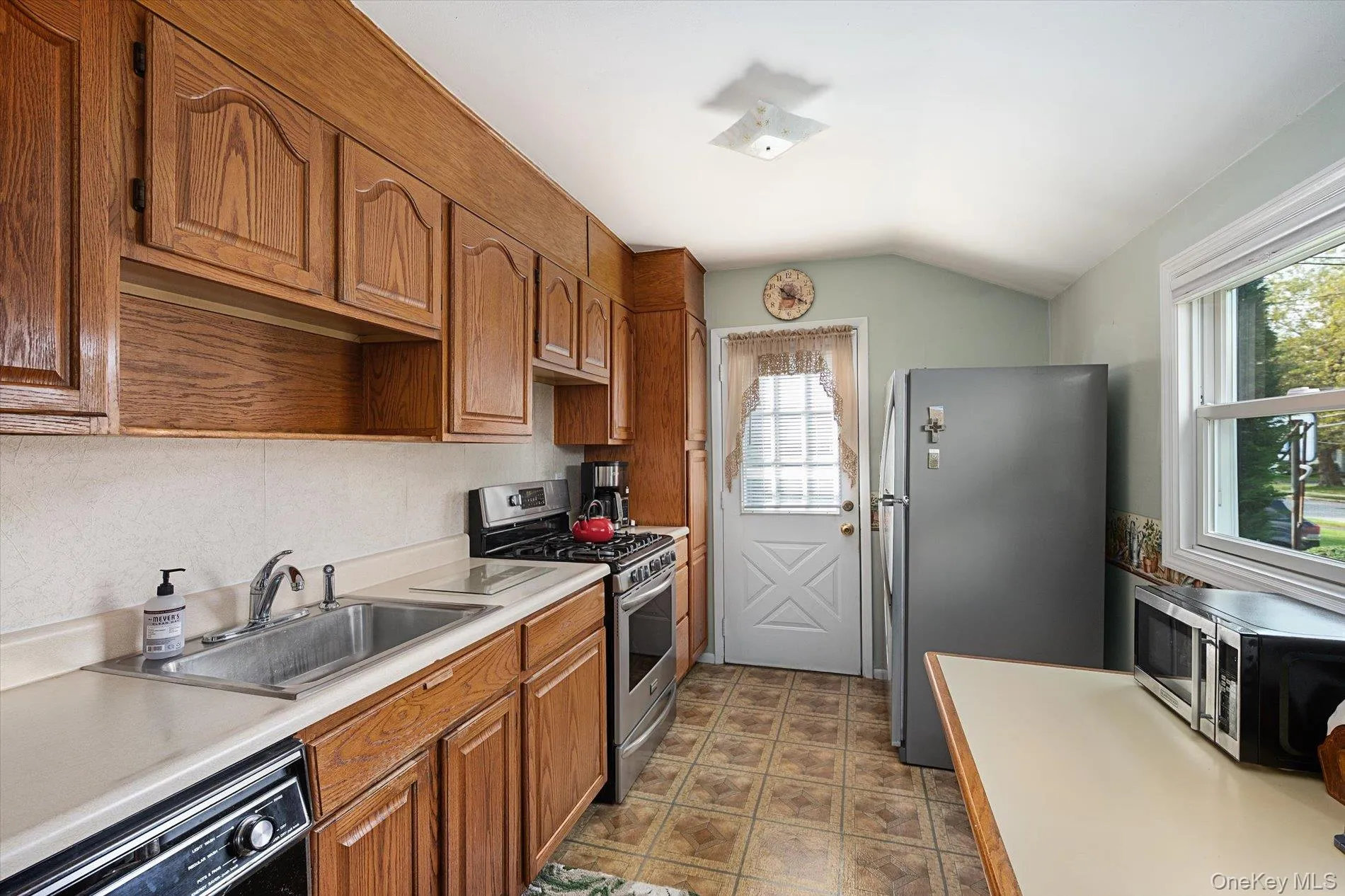 991 Gardiner Drive, Islip, NY, 3 Bedrooms Bedrooms, 7 Rooms Rooms,1 BathroomBathrooms,Residential,For Rent,Gardiner,0,1062234 991 Gardiner Drive, Islip, NY, 3 Bedrooms Bedrooms, 7 Rooms Rooms,1 BathroomBathrooms,Residential,For Rent,Gardiner,0,1062234
