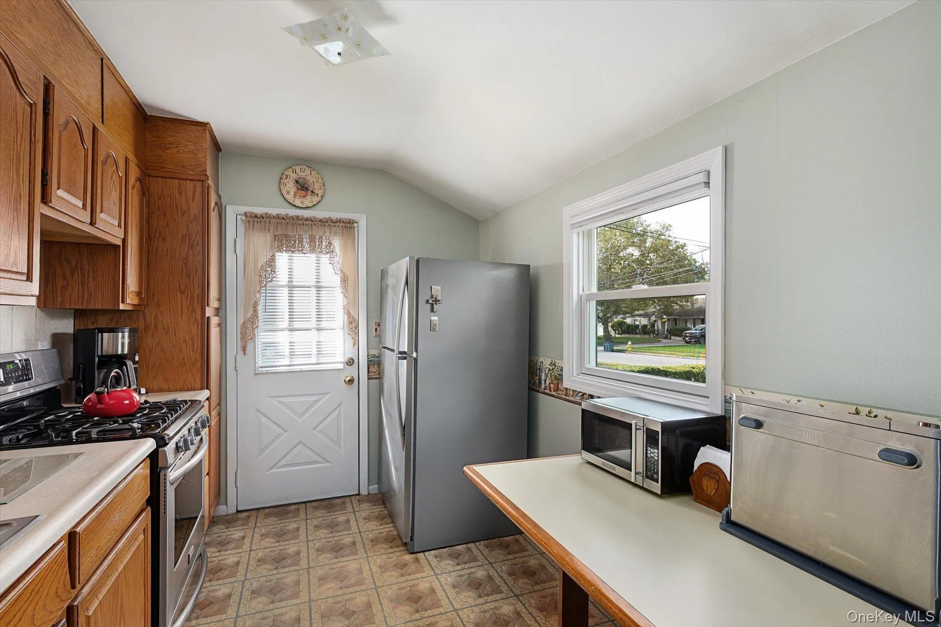991 Gardiner Drive, Islip, NY, 3 Bedrooms Bedrooms, 7 Rooms Rooms,1 BathroomBathrooms,Residential,For Rent,Gardiner,0,1062234 991 Gardiner Drive, Islip, NY, 3 Bedrooms Bedrooms, 7 Rooms Rooms,1 BathroomBathrooms,Residential,For Rent,Gardiner,0,1062234