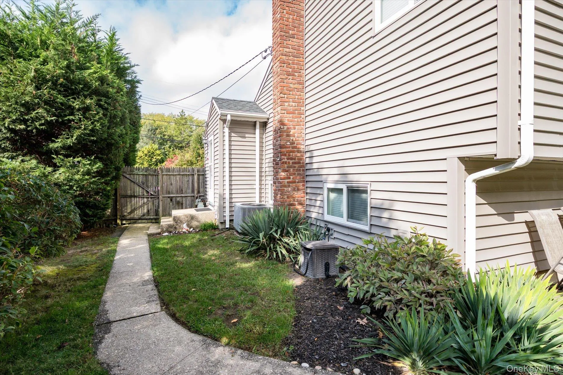 991 Gardiner Drive, Islip, NY, 3 Bedrooms Bedrooms, 7 Rooms Rooms,1 BathroomBathrooms,Residential,For Rent,Gardiner,0,1062234 991 Gardiner Drive, Islip, NY, 3 Bedrooms Bedrooms, 7 Rooms Rooms,1 BathroomBathrooms,Residential,For Rent,Gardiner,0,1062234