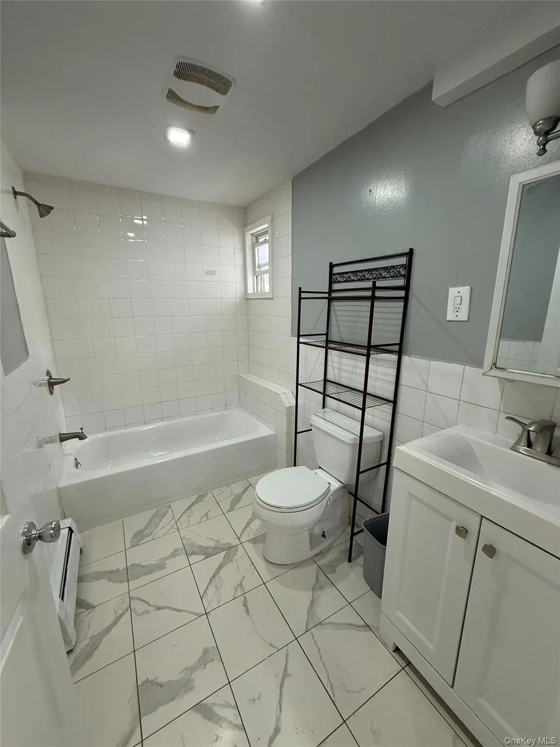 51 Depan Avenue, Hempstead, NY, 2 Bedroom Bedrooms, 5 Room Rooms,1 BathroomBathrooms,Residential Lease,For Rent,Depan,0,1062239 51 Depan Avenue, Hempstead, NY, 2 Bedroom Bedrooms, 5 Room Rooms,1 BathroomBathrooms,Residential Lease,For Rent,Depan,0,1062239