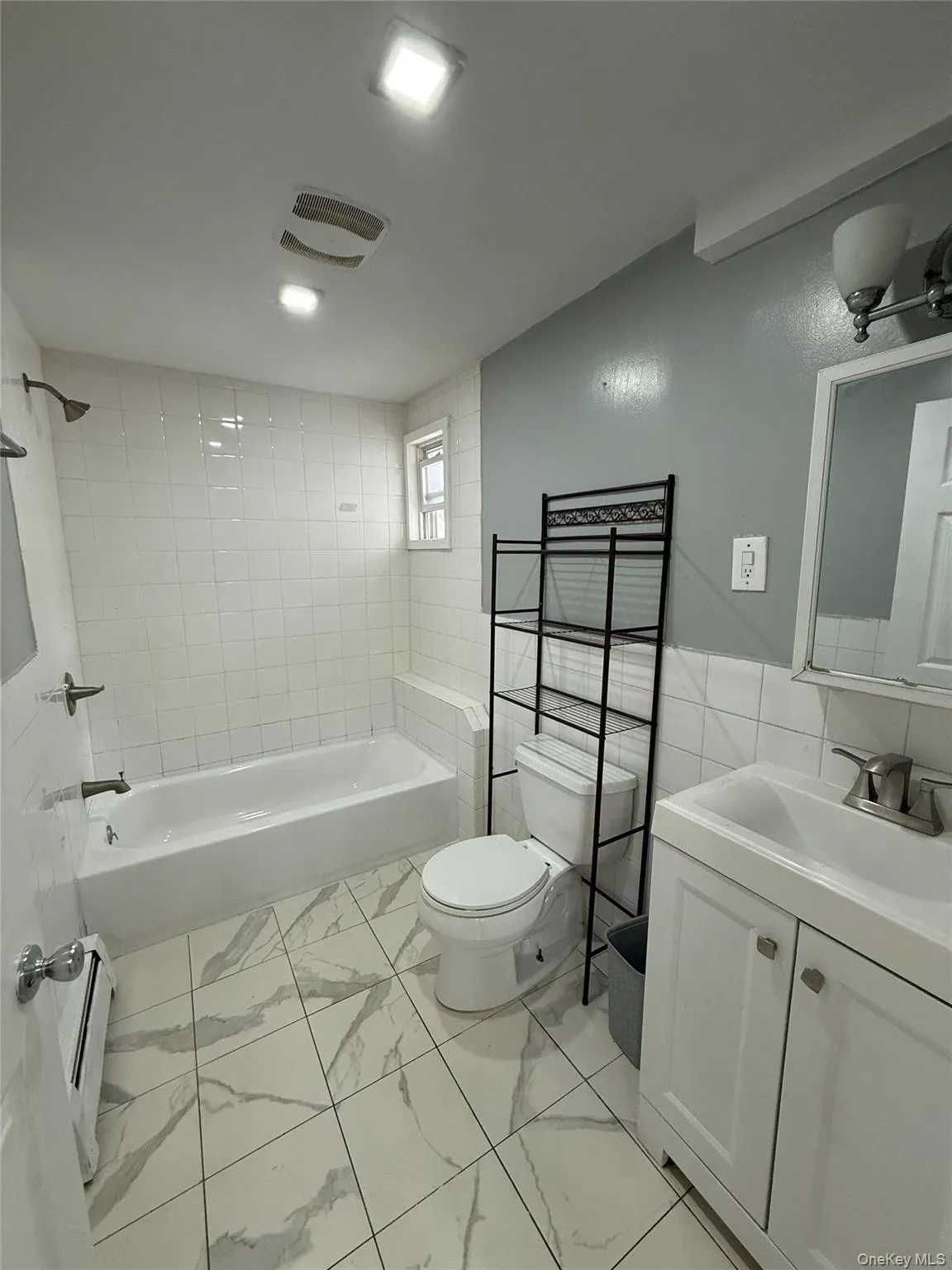 51 Depan Avenue, Hempstead, NY, 2 Bedroom Bedrooms, 5 Room Rooms,1 BathroomBathrooms,Residential Lease,For Rent,Depan,0,1062239 51 Depan Avenue, Hempstead, NY, 2 Bedroom Bedrooms, 5 Room Rooms,1 BathroomBathrooms,Residential Lease,For Rent,Depan,0,1062239