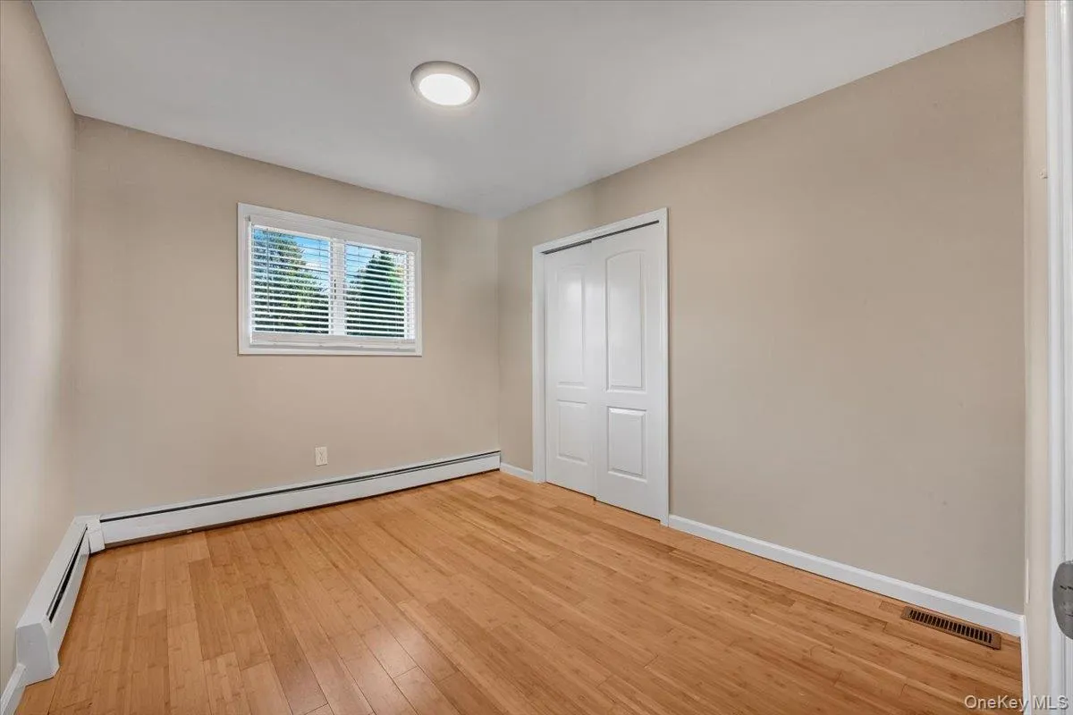 14 Prescott Avenue, Huntington, NY, 2 Bedroom Bedrooms, 4 Room Rooms,1 BathroomBathrooms,Residential Lease,For Rent,Prescott,0,1062240 14 Prescott Avenue, Huntington, NY, 2 Bedroom Bedrooms, 4 Room Rooms,1 BathroomBathrooms,Residential Lease,For Rent,Prescott,0,1062240