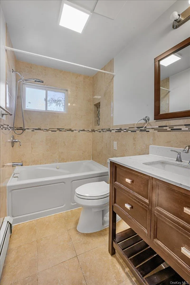 14 Prescott Avenue, Huntington, NY, 2 Bedroom Bedrooms, 4 Room Rooms,1 BathroomBathrooms,Residential Lease,For Rent,Prescott,0,1062240 14 Prescott Avenue, Huntington, NY, 2 Bedroom Bedrooms, 4 Room Rooms,1 BathroomBathrooms,Residential Lease,For Rent,Prescott,0,1062240