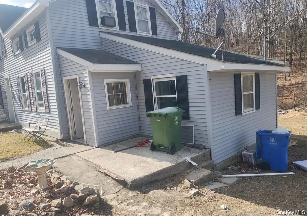 77 Randall Street, Warwick (town), NY, 1 Bedroom Bedrooms, 3 Rooms Rooms,1 BathroomBathrooms,Residential Lease,For Rent,Randall,0,1062254 77 Randall Street, Warwick (town), NY, 1 Bedroom Bedrooms, 3 Rooms Rooms,1 BathroomBathrooms,Residential Lease,For Rent,Randall,0,1062254