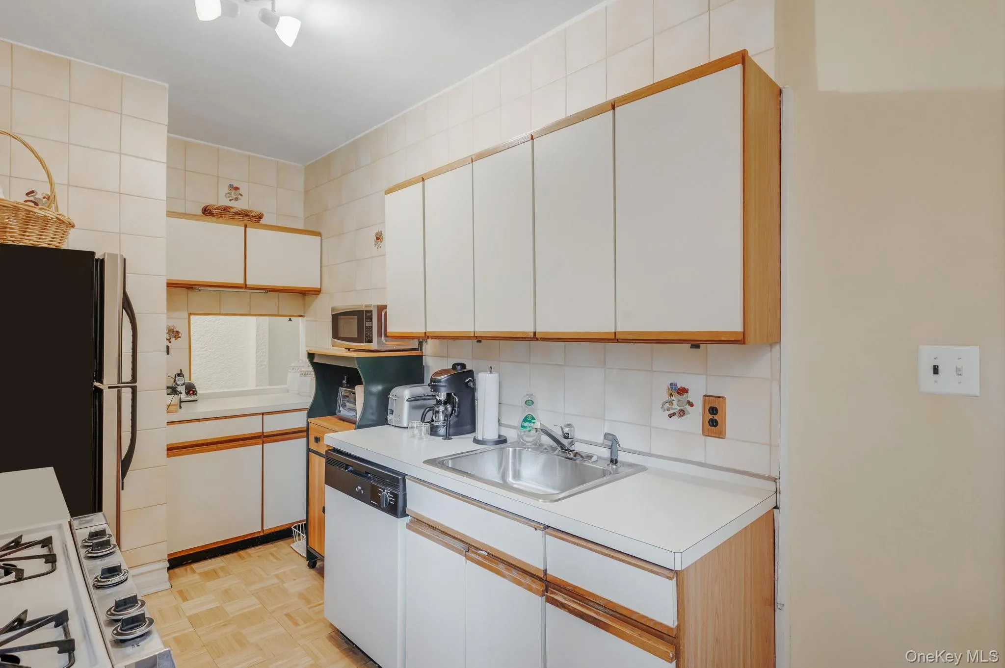 109-14 Ascan Avenue, New York, NY, 2 Bedroom Bedrooms, 5 Room Rooms,1 BathroomBathrooms,Residential Lease,For Rent,Ascan,0,1062262 109-14 Ascan Avenue, New York, NY, 2 Bedroom Bedrooms, 5 Room Rooms,1 BathroomBathrooms,Residential Lease,For Rent,Ascan,0,1062262