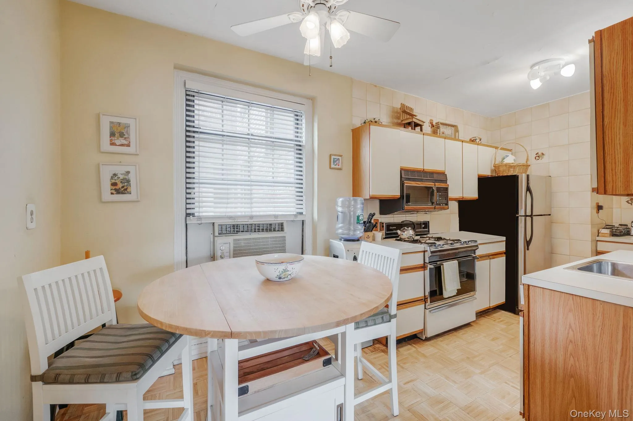 109-14 Ascan Avenue, New York, NY, 2 Bedroom Bedrooms, 5 Room Rooms,1 BathroomBathrooms,Residential Lease,For Rent,Ascan,0,1062262 109-14 Ascan Avenue, New York, NY, 2 Bedroom Bedrooms, 5 Room Rooms,1 BathroomBathrooms,Residential Lease,For Rent,Ascan,0,1062262