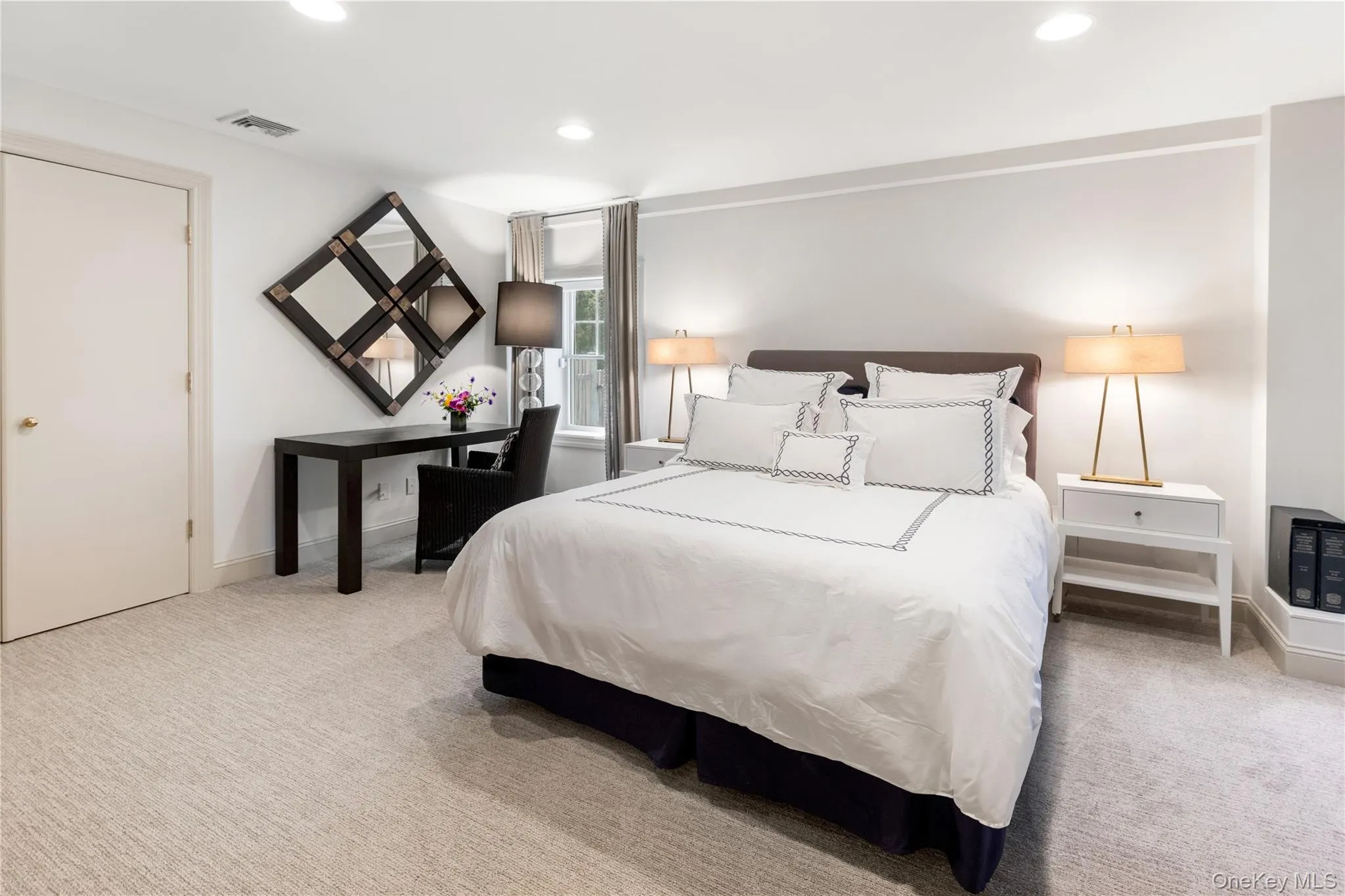 7 Stillwaters Lane, Southampton, NY, 6 Bedroom Bedrooms, 12 Room Rooms,4 BathroomBathrooms,Residential Lease,For Rent,Stillwaters,0,1062265 7 Stillwaters Lane, Southampton, NY, 6 Bedroom Bedrooms, 12 Room Rooms,4 BathroomBathrooms,Residential Lease,For Rent,Stillwaters,0,1062265