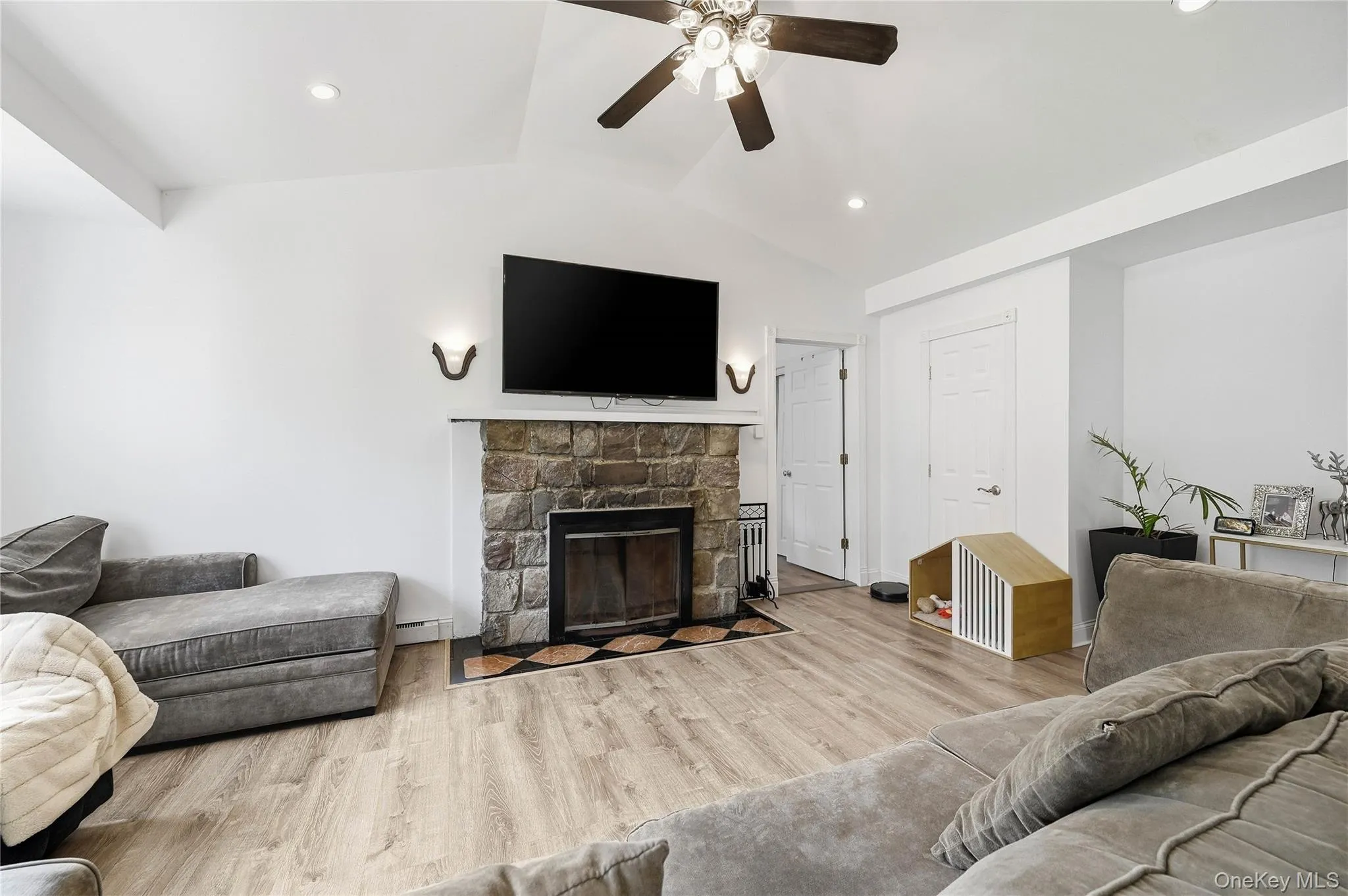 6 Mc Gill Road, Monroe, NY, 2 Bedrooms Bedrooms, 5 Rooms Rooms,1 BathroomBathrooms,Residential,For Rent,Mc Gill,0,1062267 6 Mc Gill Road, Monroe, NY, 2 Bedrooms Bedrooms, 5 Rooms Rooms,1 BathroomBathrooms,Residential,For Rent,Mc Gill,0,1062267