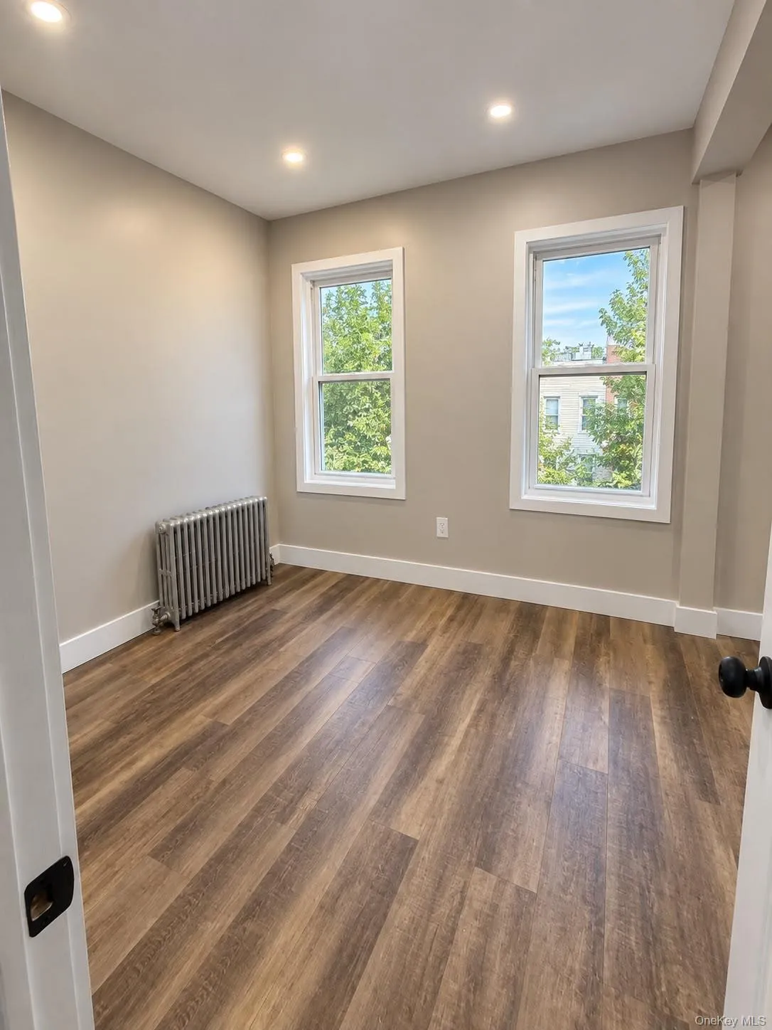 25 Marconi Place, New York, NY, 2 Bedroom Bedrooms, 5 Room Rooms,1 BathroomBathrooms,Residential Lease,For Rent,Marconi,0,1062269 25 Marconi Place, New York, NY, 2 Bedroom Bedrooms, 5 Room Rooms,1 BathroomBathrooms,Residential Lease,For Rent,Marconi,0,1062269